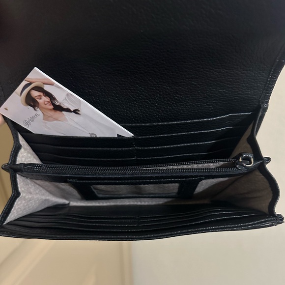 Brighton crossbody black leather wallet clutch in excellent condition Adj strap - Picture 5 of 8